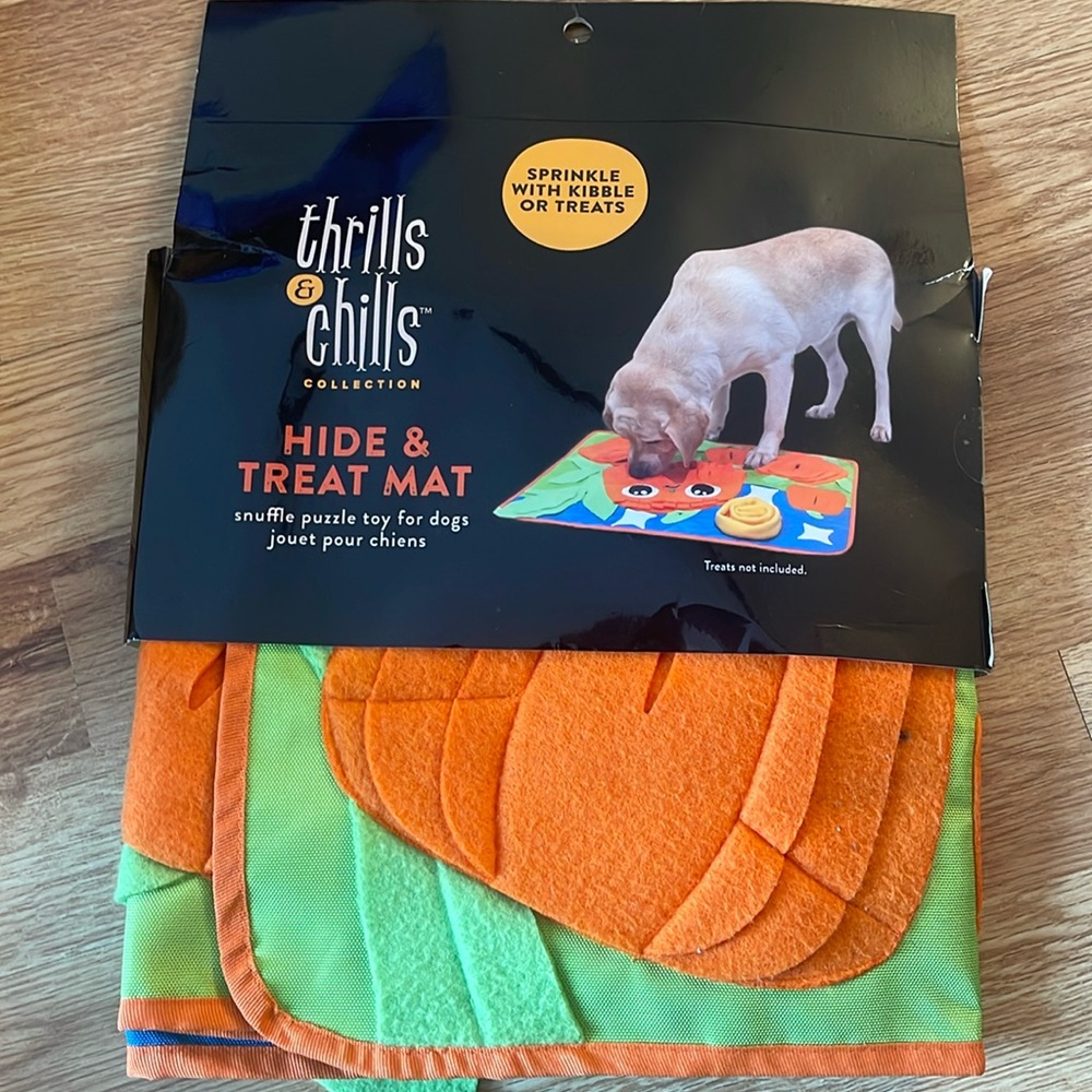 Hide a treat mat .